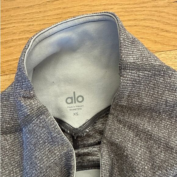 Alo Yoga - High Waist Leggings in Gray - Picture 2 of 3